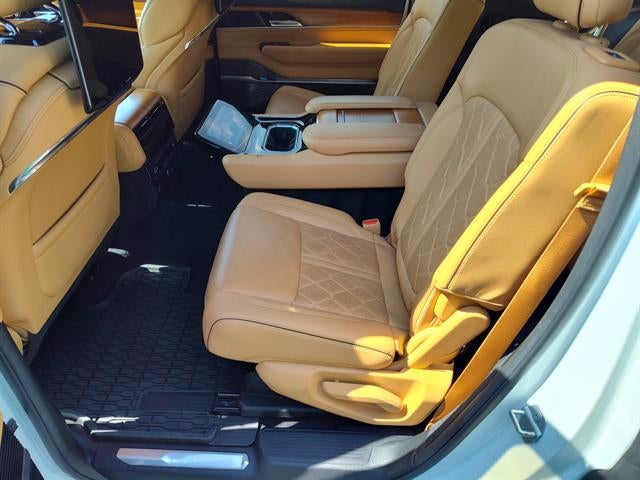 2022 Jeep Grand Wagoneer Series III
