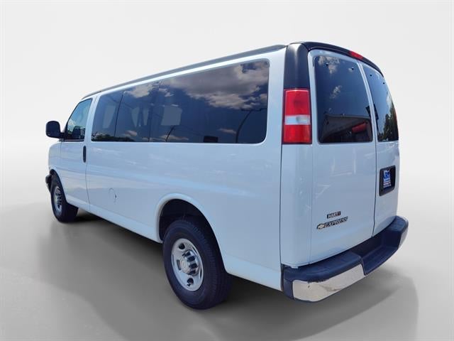 2017 Chevrolet Express Passenger LT 2500