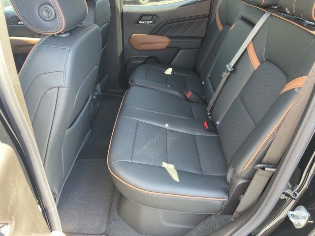 2025 GMC Canyon 4WD AT4