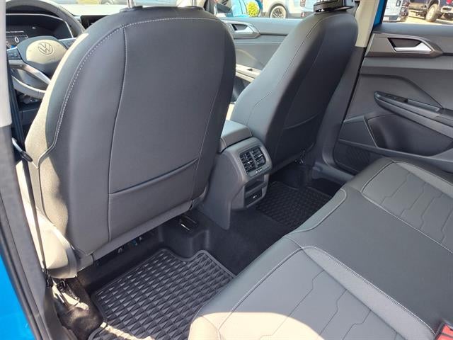 2025 Volkswagen Taos SE Black 4Motion