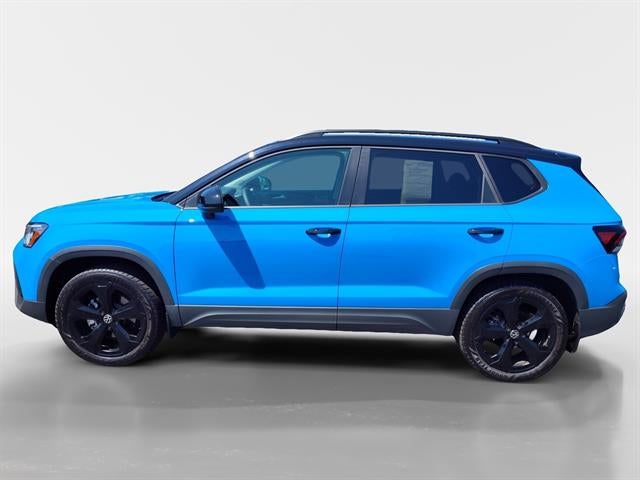 2025 Volkswagen Taos SE Black 4Motion
