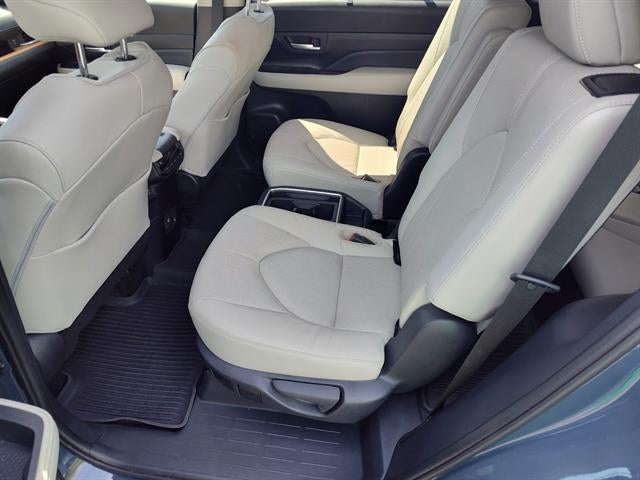 2025 Toyota Grand Highlander LE