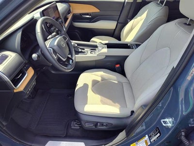2025 Toyota Grand Highlander LE