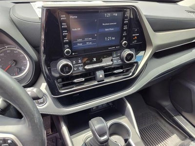 2022 Toyota Highlander LE