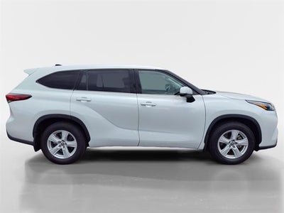 2022 Toyota Highlander LE