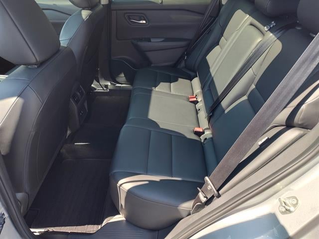 2024 Nissan Rogue SV Moonroof