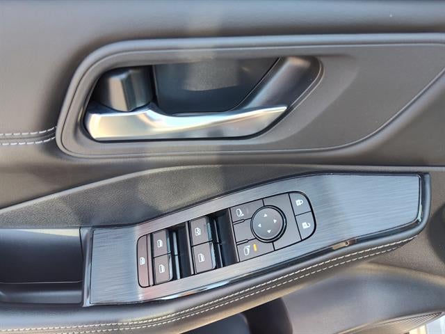 2024 Nissan Rogue SV Moonroof
