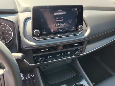 2024 Nissan Rogue SV Moonroof