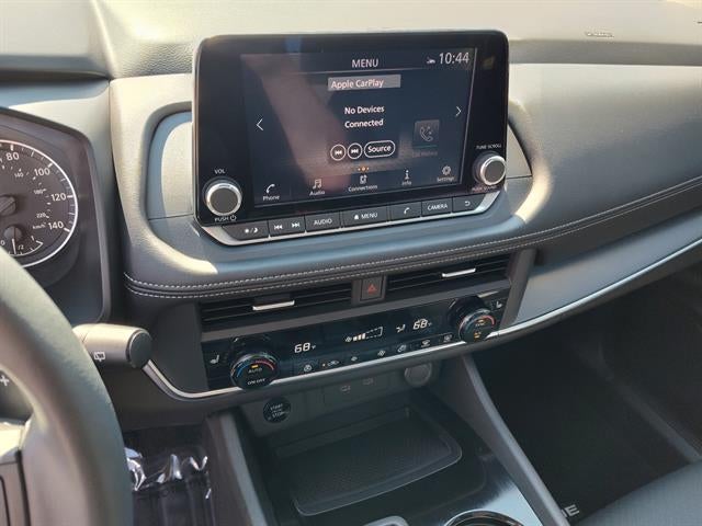 2024 Nissan Rogue SV Moonroof