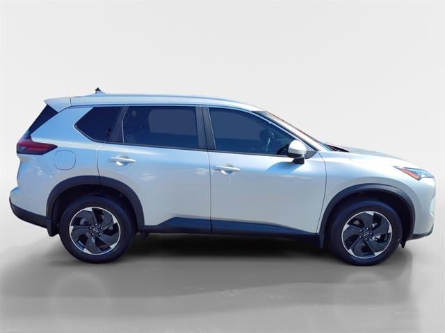 2024 Nissan Rogue SV Moonroof